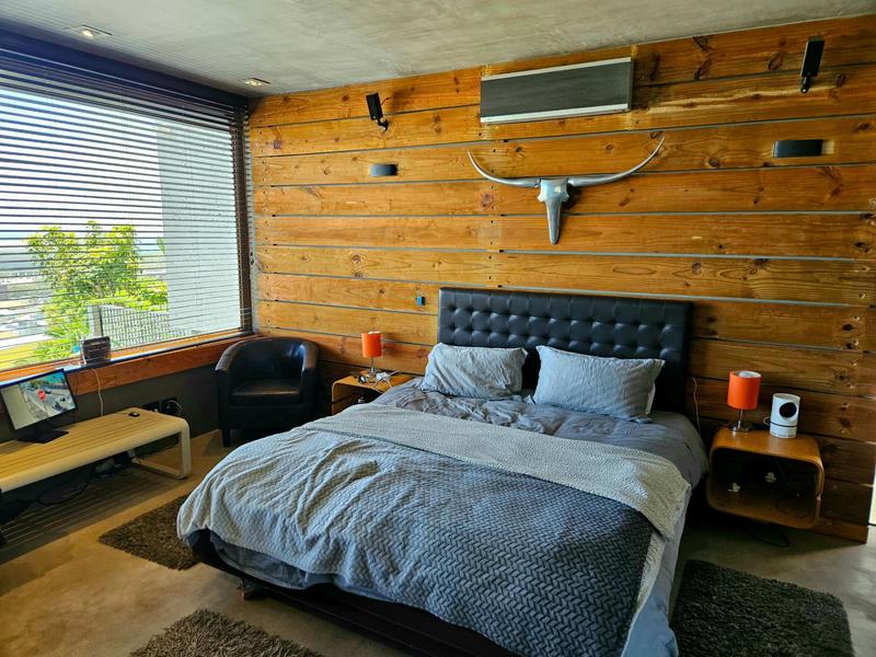 5 Bedroom Property for Sale in Green Point Western Cape